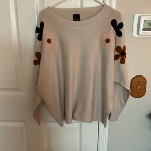 Aaeda Women's Floral Crew Neck Sweater - Cream